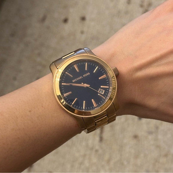 Michael Kors Runway Rose Gold MK7065 Watch with Box - Picture 2 of 7